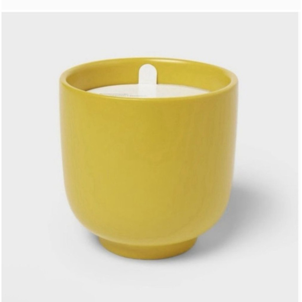 Room Essentials Yuzu Tonic Ceramic Candle in Sugared Lemon Prosecco Scent - Picture 3 of 4